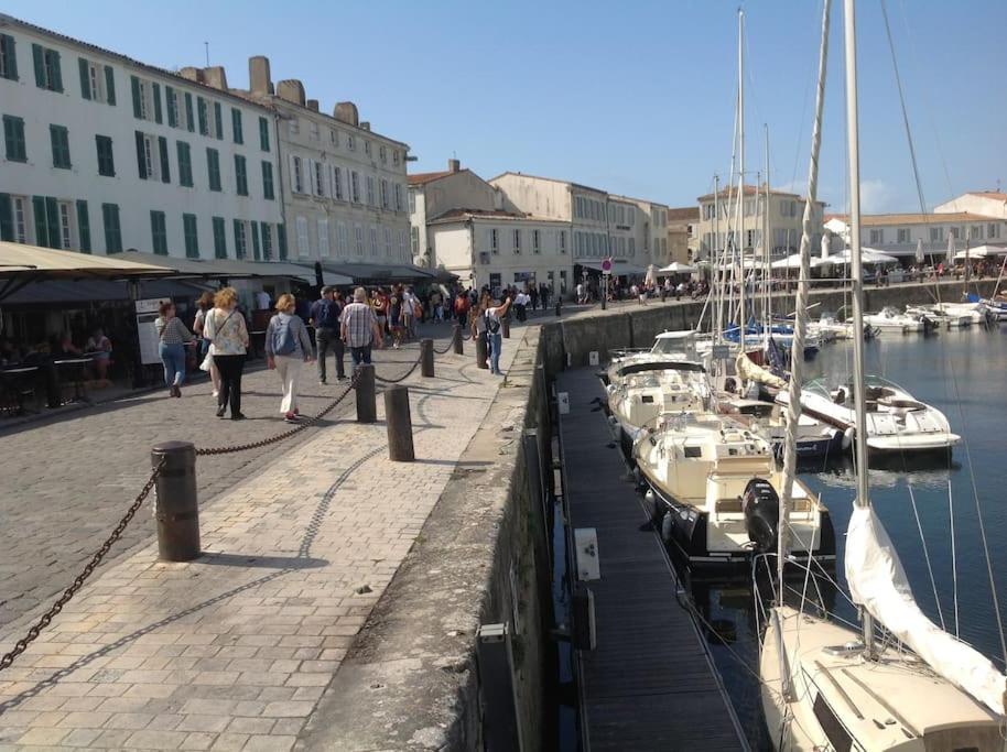 Eole, Idealement Situe Sur Le Port De St Martin De Re Saint-Martin-de-Re Exterior photo