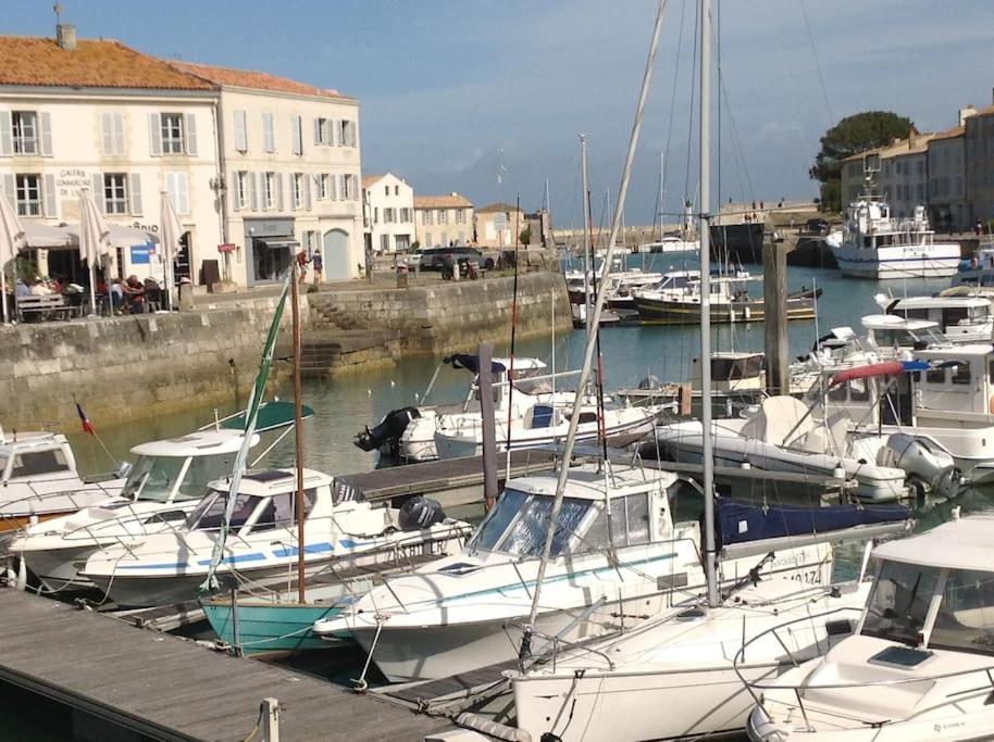 Eole, Idealement Situe Sur Le Port De St Martin De Re Saint-Martin-de-Re Exterior photo