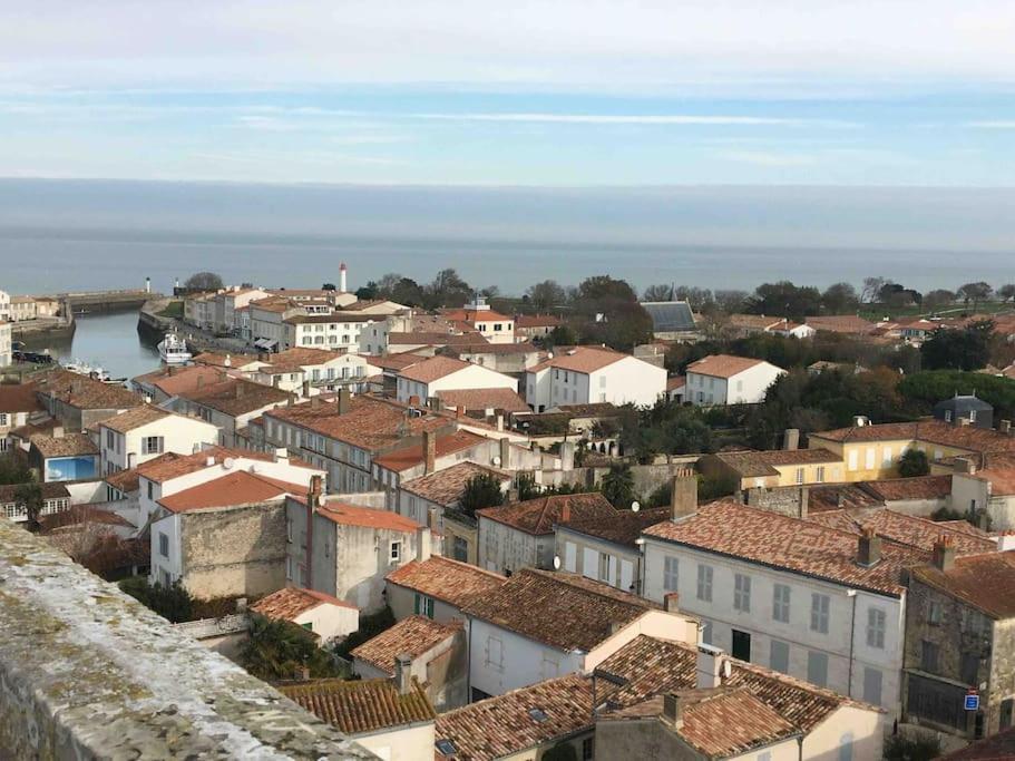 Eole, Idealement Situe Sur Le Port De St Martin De Re Saint-Martin-de-Re Exterior photo